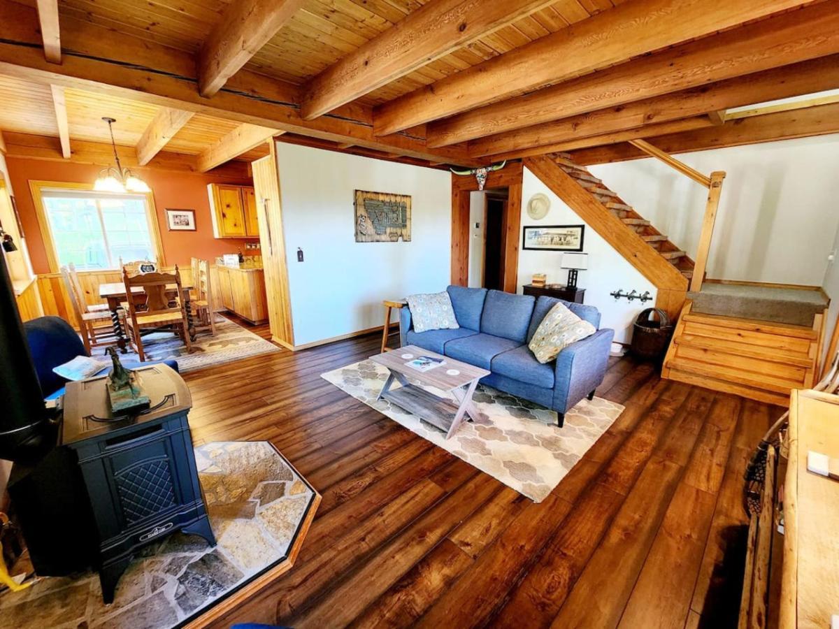 Blacktail Cabin Hideaway With Hot Tub Lakeside 외부 사진